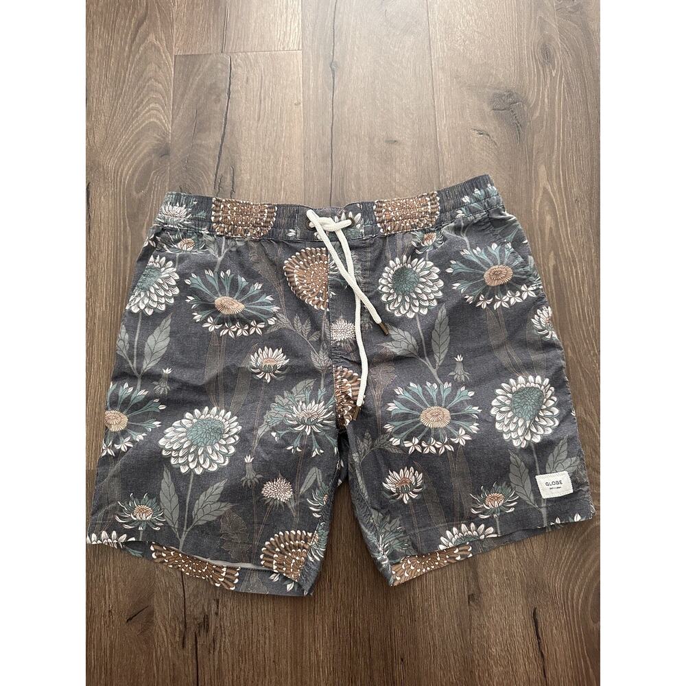 Globe Men's (32) Surf trunks floral print, elastic waist, net lining pockets